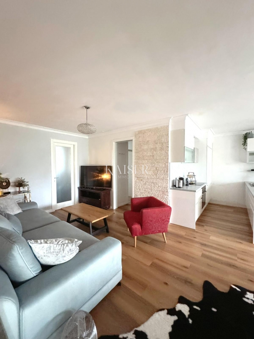 Zadar - Tiz, trosobno stanovanje s pogledom na morje