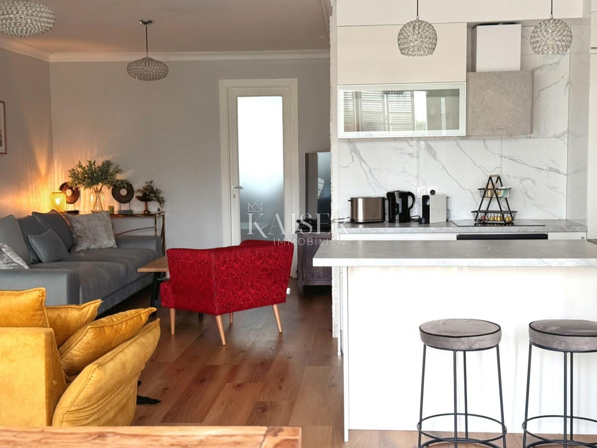 Zadar - Tiz, trosobno stanovanje s pogledom na morje