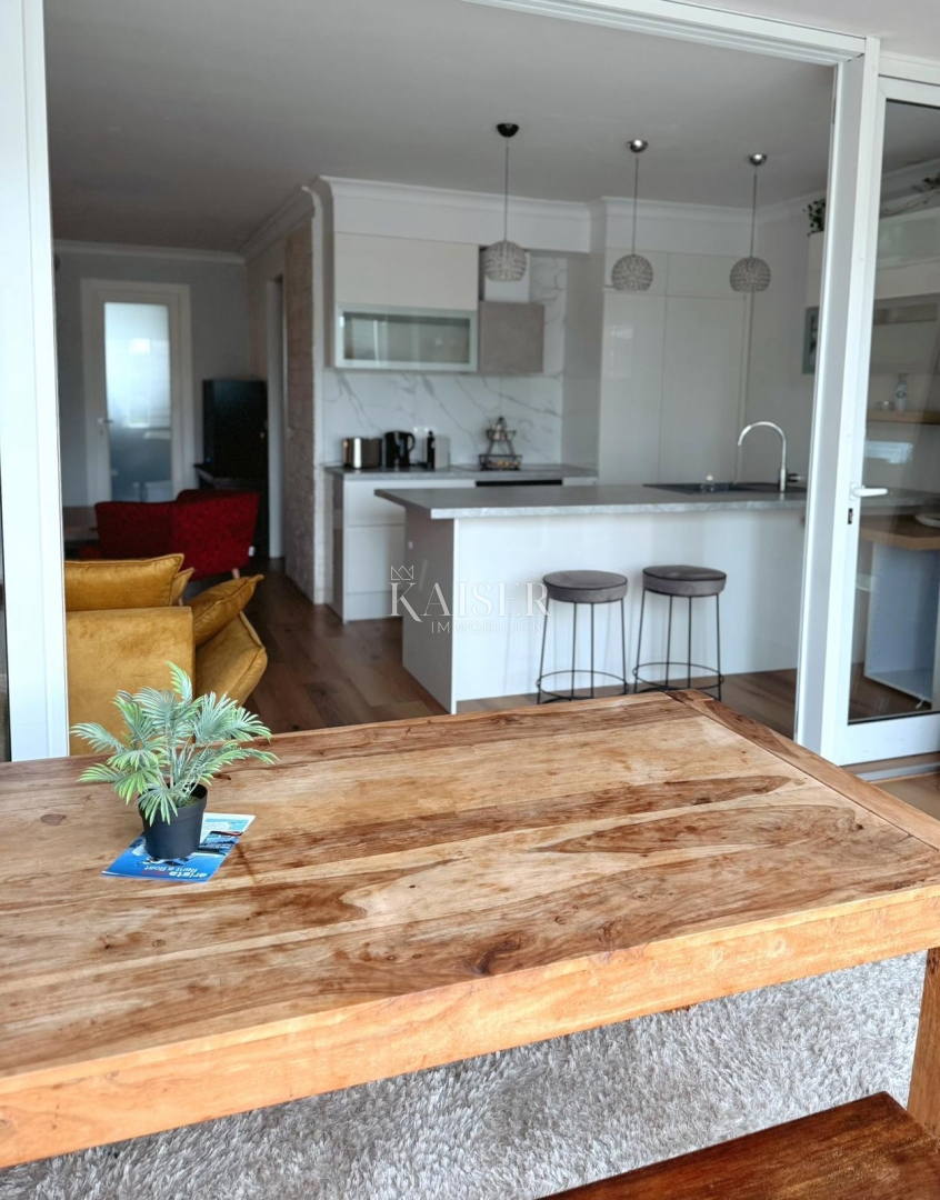 Zadar - Tiz, trosobno stanovanje s pogledom na morje