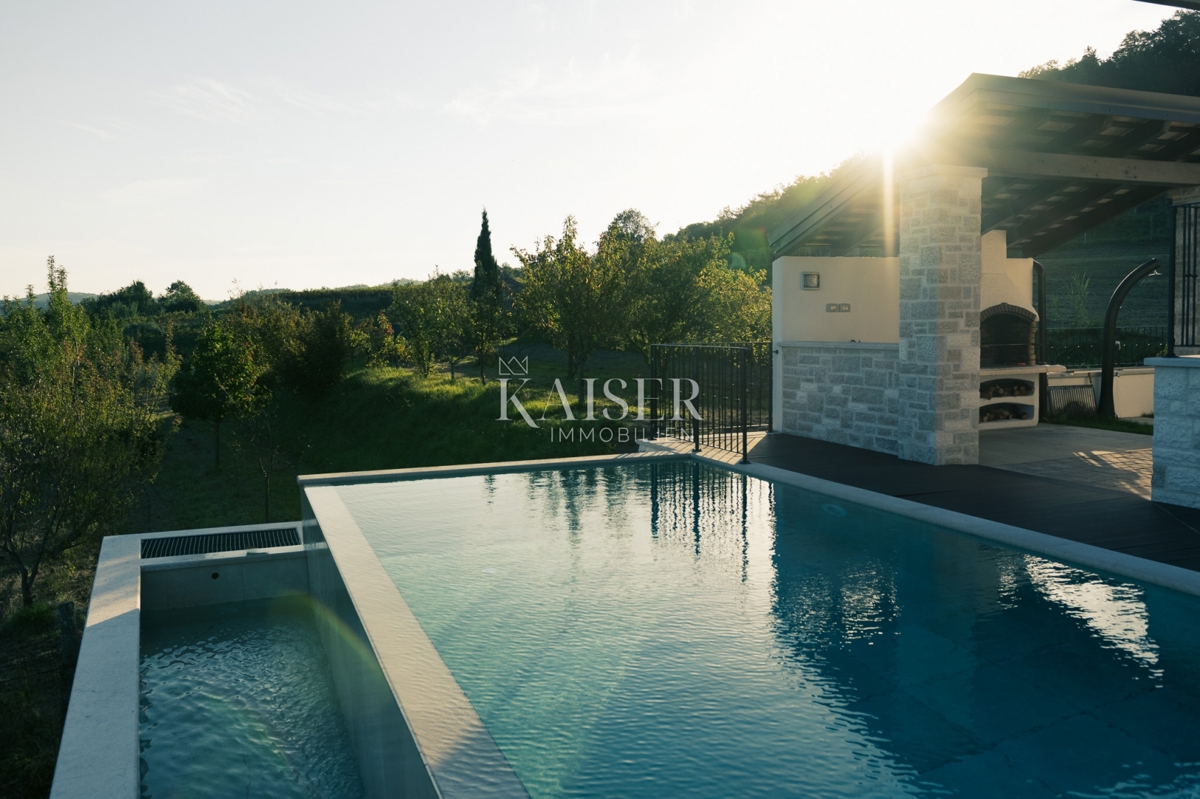 Momjan, Istra, razkošna oaza na gričih čarobnega Momjana