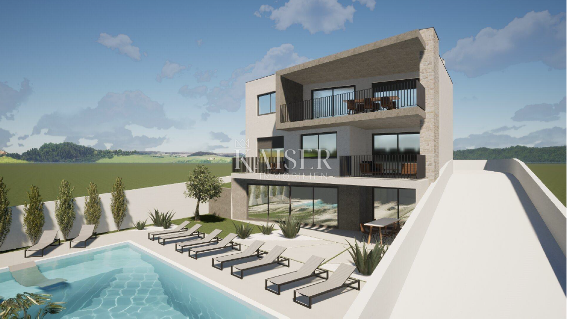 Istra - Poreč, luksuzna vila z dvigalom, notranjim in zunanjim bazenom