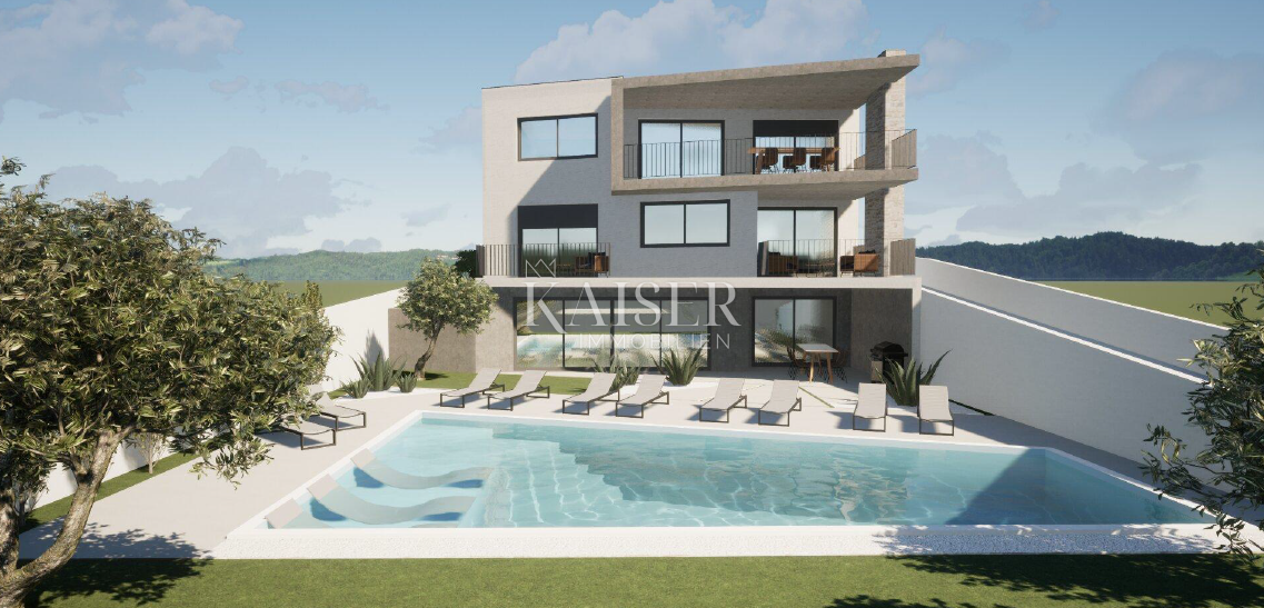 Istra - Poreč, luksuzna vila z dvigalom, notranjim in zunanjim bazenom