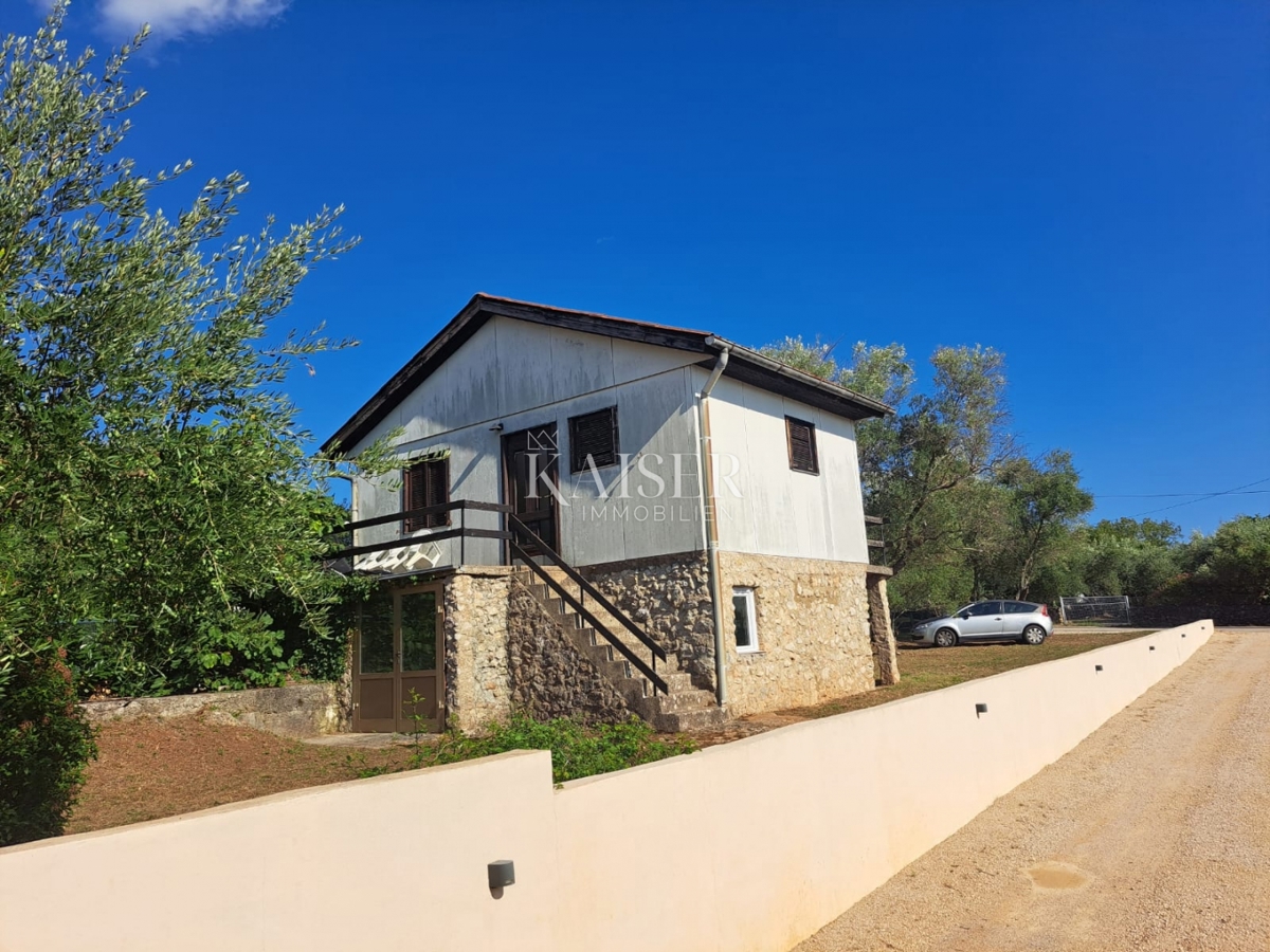 Krk, Brzac - samostojna hiša z novim projektom rekonstrukcije