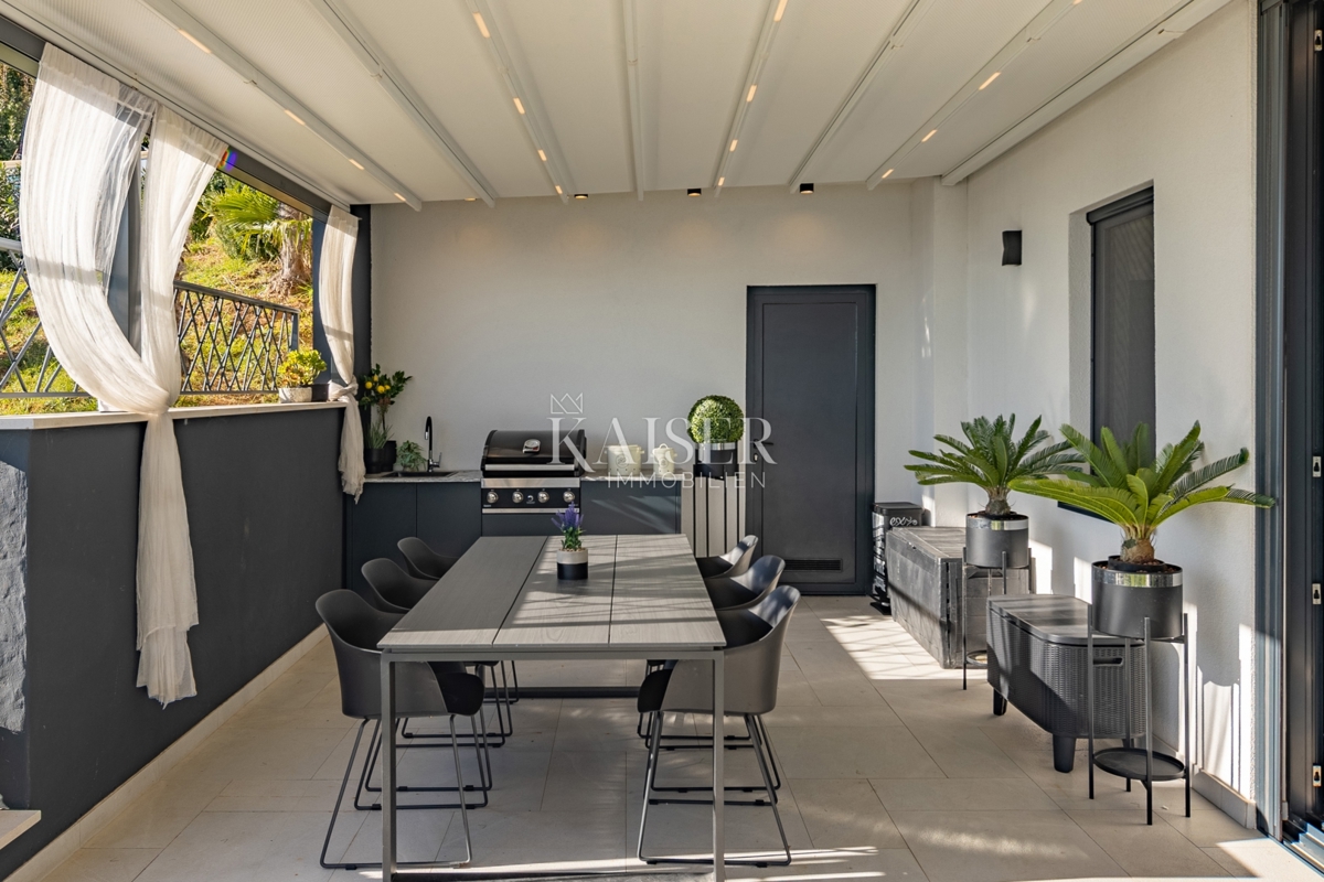 Opatija - Zasebna rezidenca z bazenom in panoramskim pogledom na morje