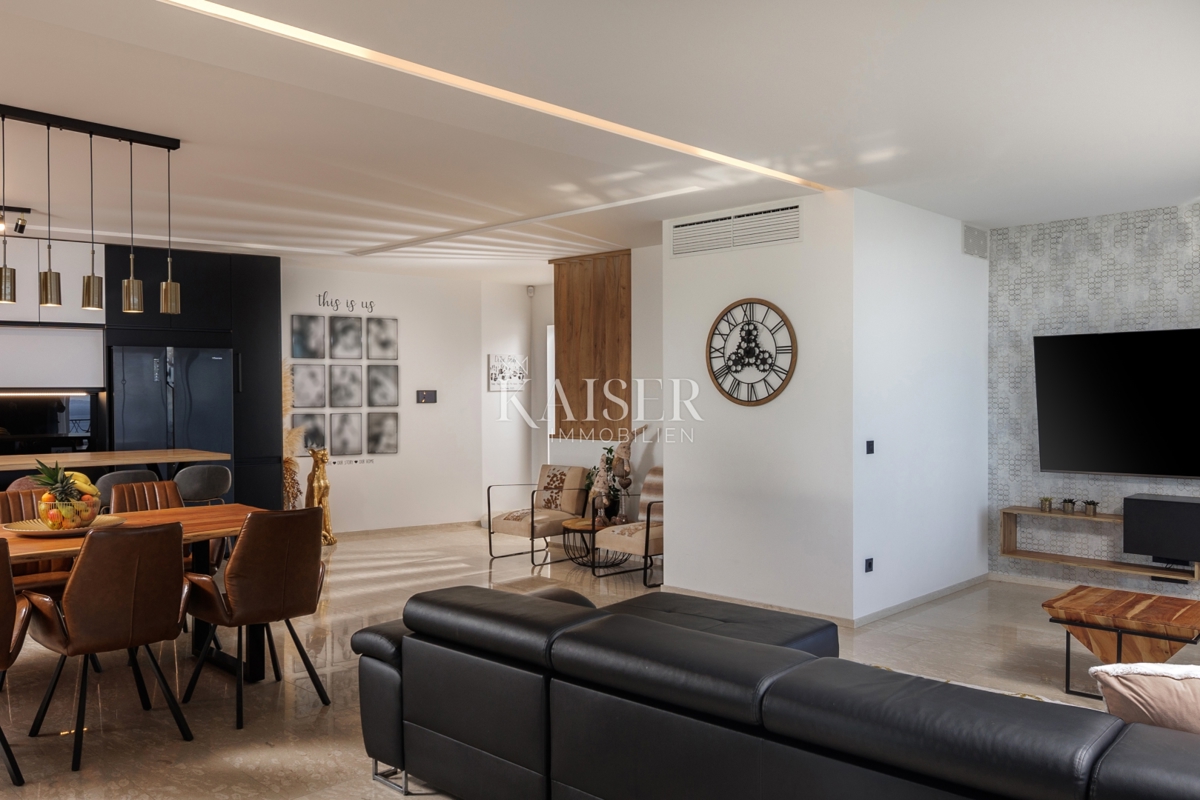 Opatija - Zasebna rezidenca z bazenom in panoramskim pogledom na morje