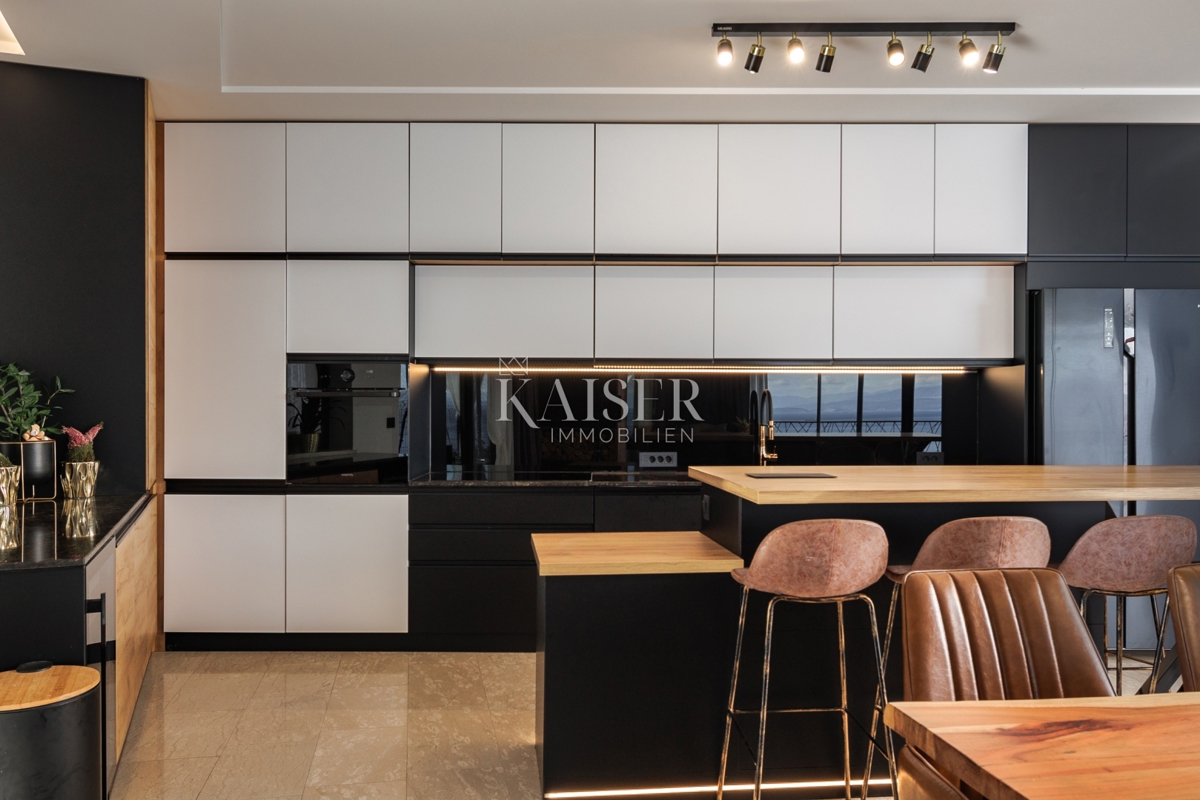 Opatija - Zasebna rezidenca z bazenom in panoramskim pogledom na morje