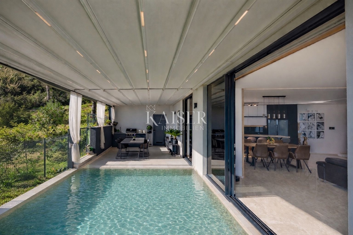 Opatija - Zasebna rezidenca z bazenom in panoramskim pogledom na morje