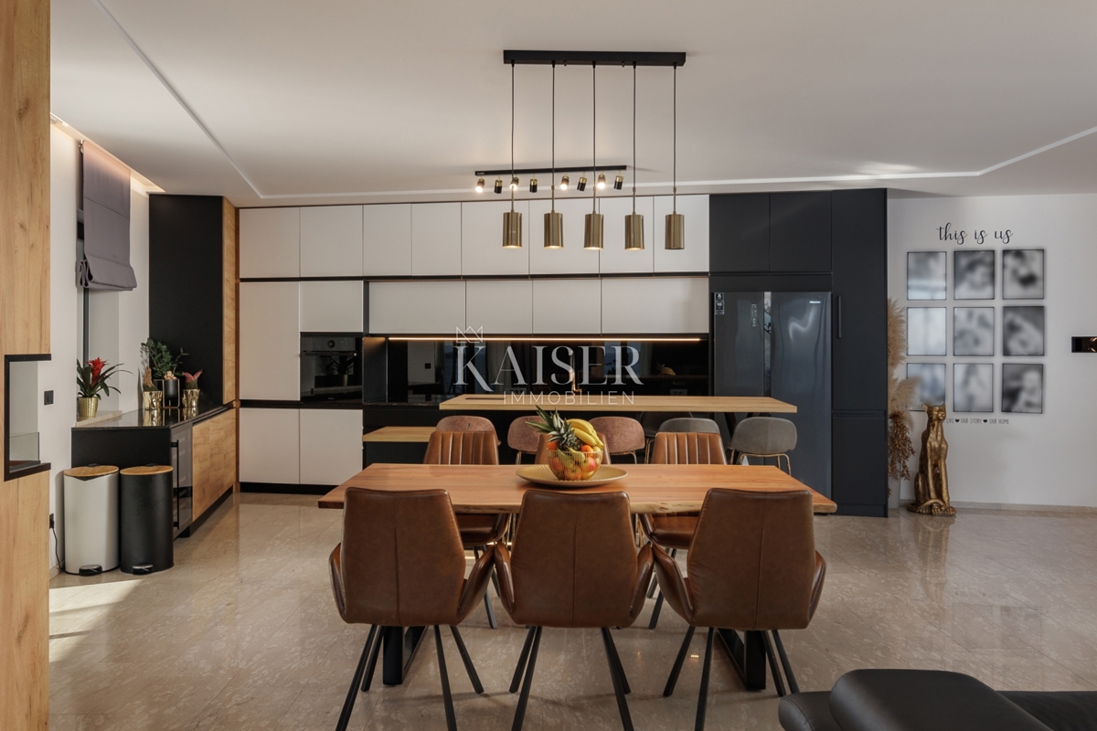 Opatija - Zasebna rezidenca z bazenom in panoramskim pogledom na morje