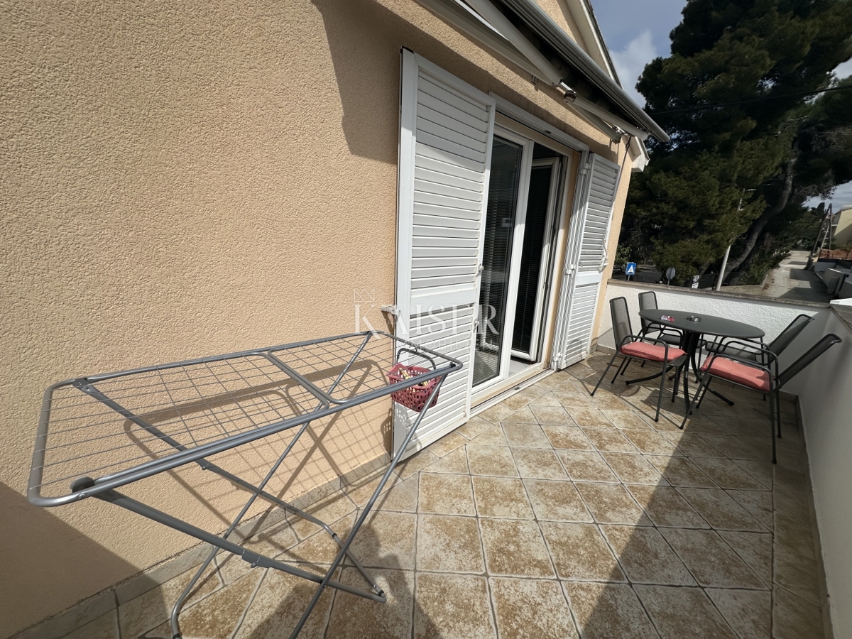 Zadar, Diklo - hiša 98 m2 ob plaži, 30 m od morja.