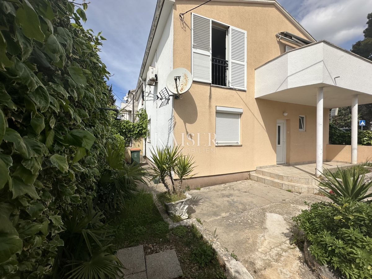 Zadar, Diklo - hiša 98 m2 ob plaži, 30 m od morja.