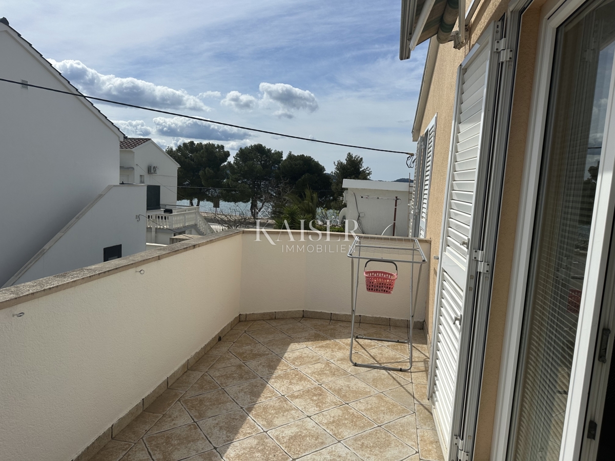 Zadar, Diklo - hiša 98 m2 ob plaži, 30 m od morja.