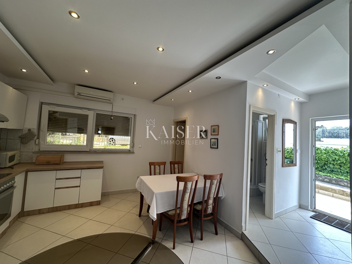 Zadar, Diklo - hiša 98 m2 ob plaži, 30 m od morja.