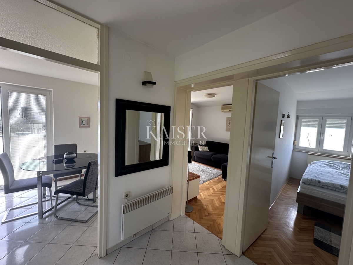 Zadar, Diklo - hiša 98 m2 ob plaži, 30 m od morja.