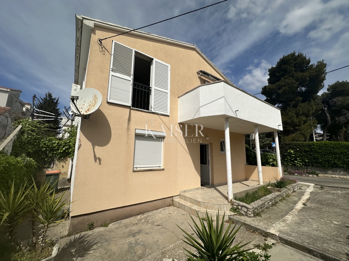 Zadar, Diklo - hiša 98 m2 ob plaži, 30 m od morja.