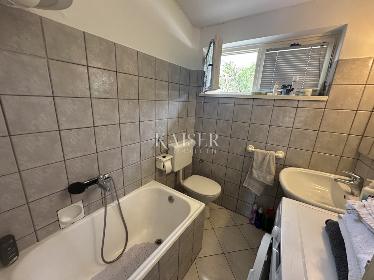 Zadar, Diklo - hiša 98 m2 ob plaži, 30 m od morja.