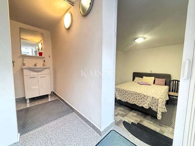 Otok Pag – hiša Kolan 2 enoti dvorišče parkirišče