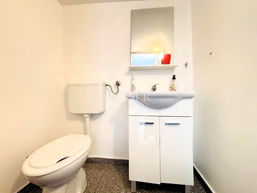 Otok Pag – hiša Kolan 2 enoti dvorišče parkirišče