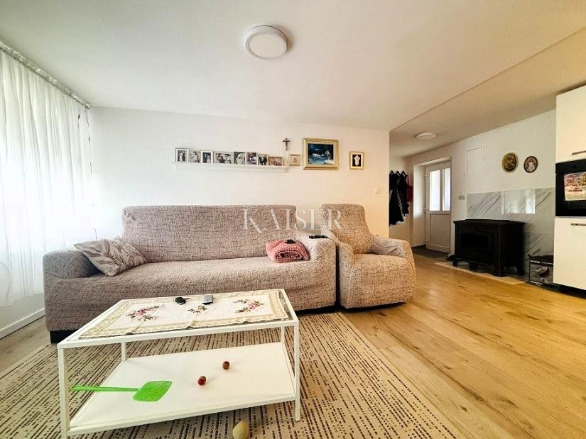 Otok Pag – hiša Kolan 2 enoti dvorišče parkirišče