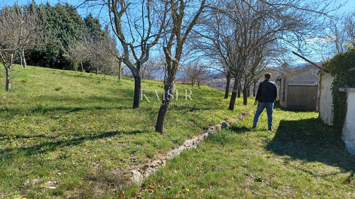  Zazidljivo zemljišče Borut, Cerovlje, 2.400m2