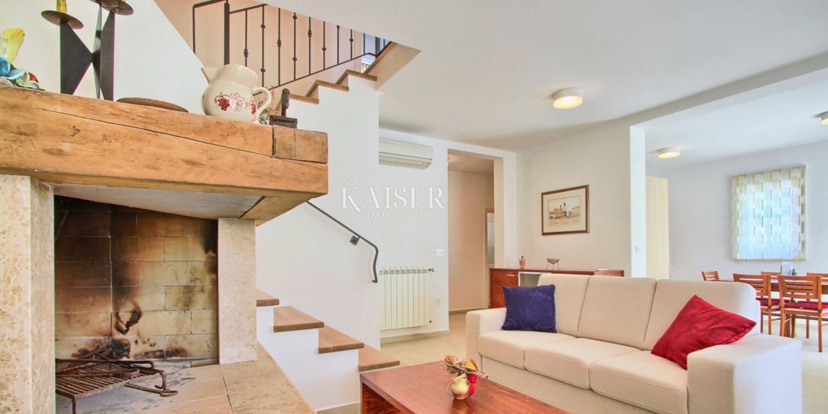 Istra, Marčana - vila z bazenom, 200m2