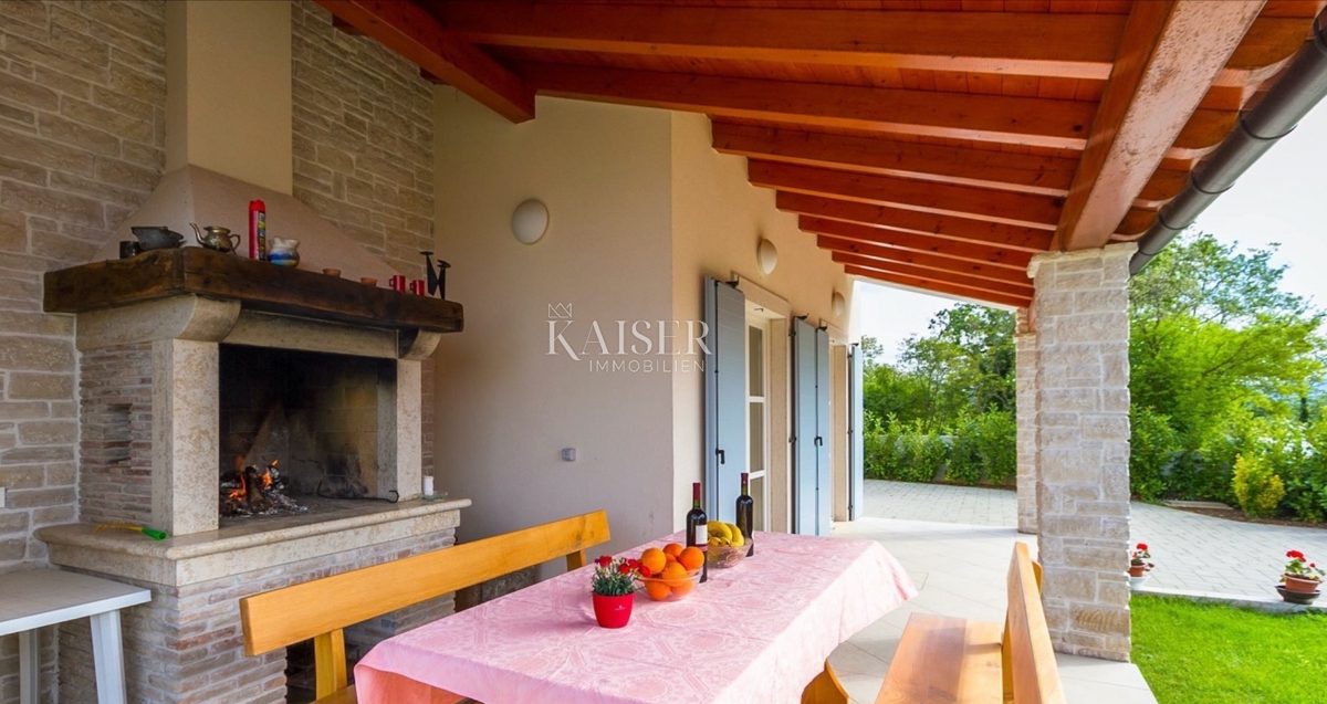Istra, Marčana - vila z bazenom, 200m2