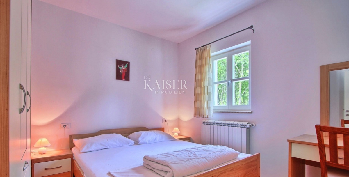 Istra, Marčana - vila z bazenom, 200m2