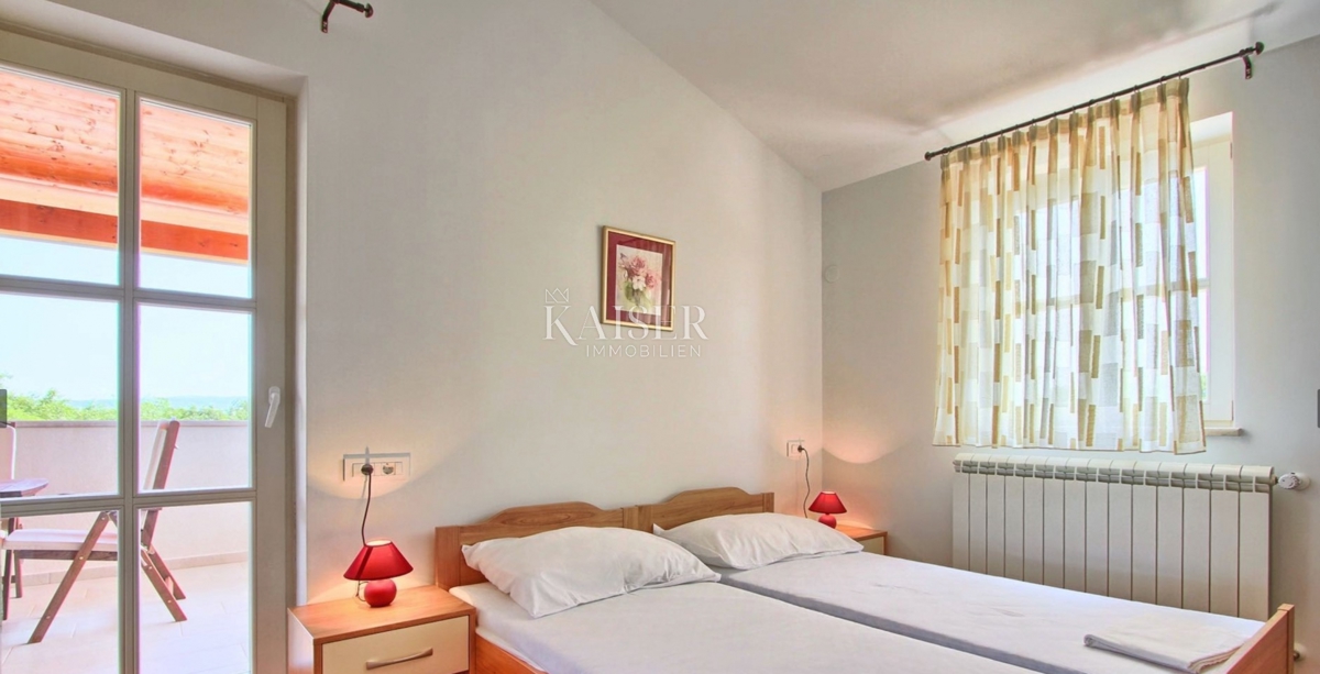 Istra, Marčana - vila z bazenom, 200m2