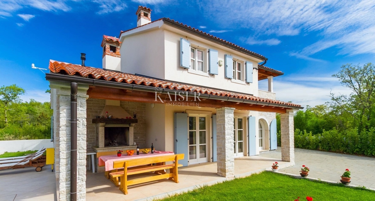 Istra, Marčana - vila z bazenom, 200m2
