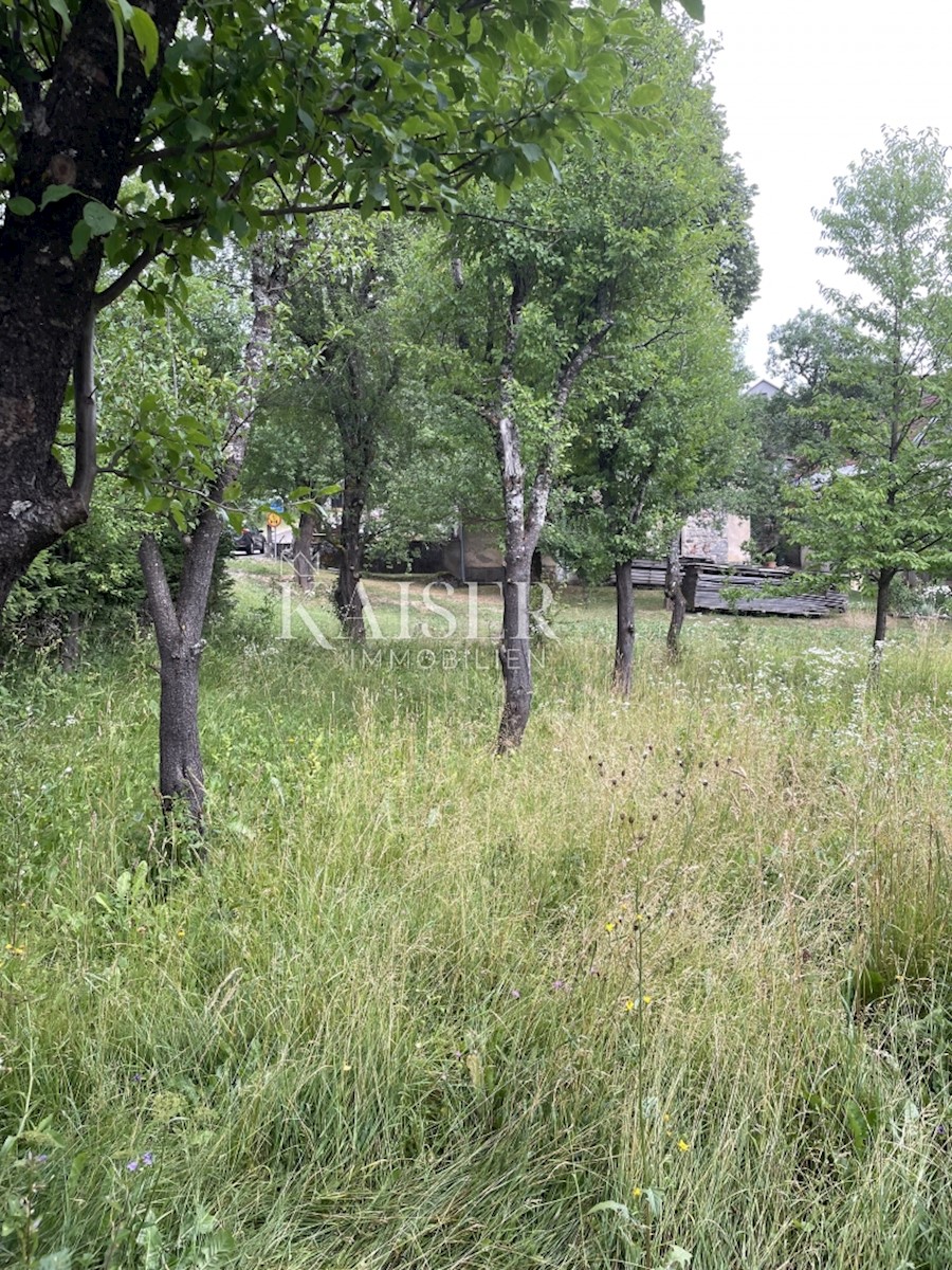  Zazidljivo zemljišče Ravna Gora, 853m2