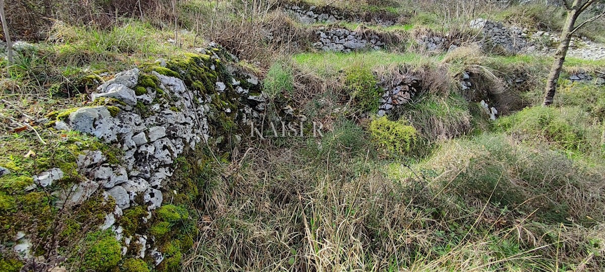 Mošćenice - zemljišče s panoramskim pogledom na morje, 2.250 m2