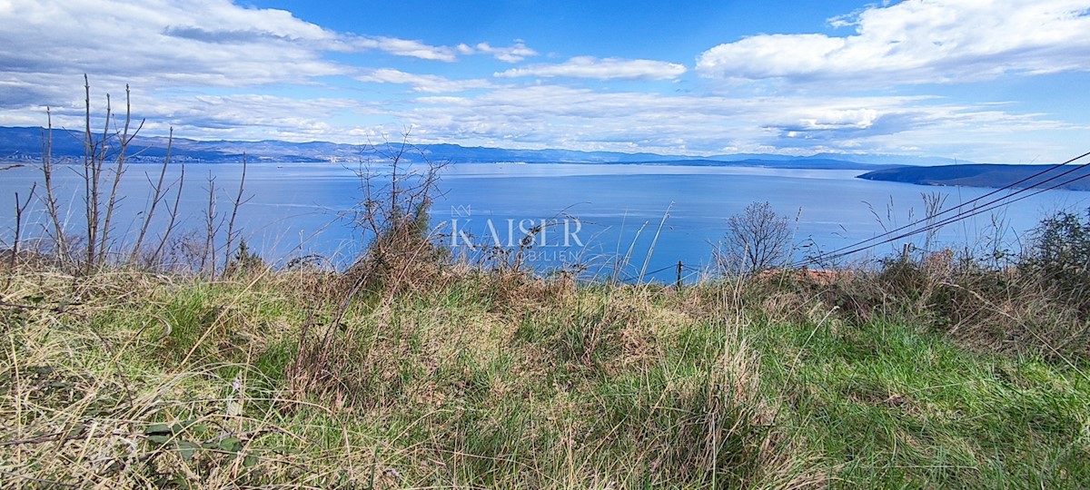 Mošćenice - zemljišče s panoramskim pogledom na morje, 2.250 m2