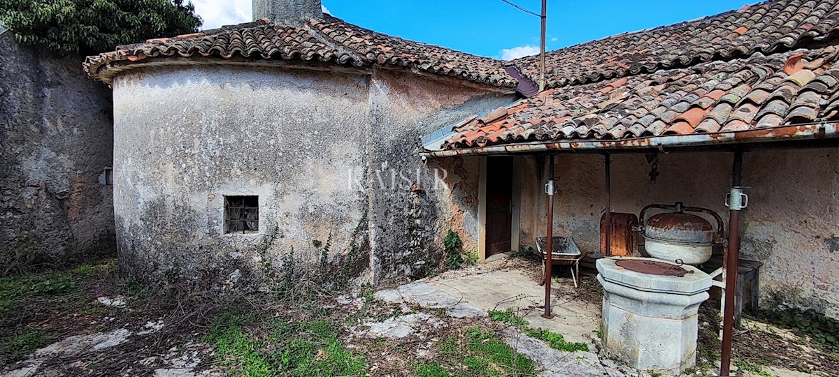 Mošćenička Draga - posest, 8.000 m2