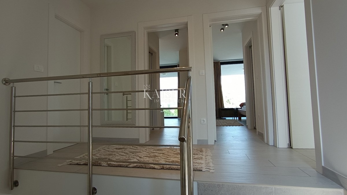 Malinska, luksuzni dvoetažni apartma 130m2, pogled na morje