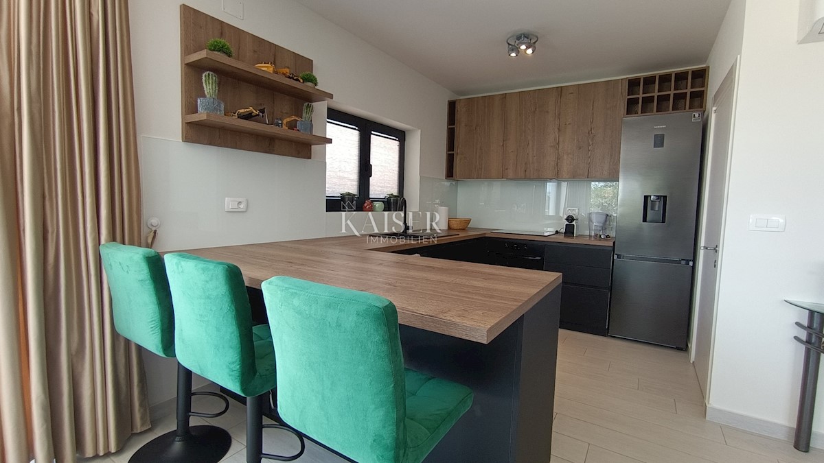 Malinska, luksuzni dvoetažni apartma 130m2, pogled na morje