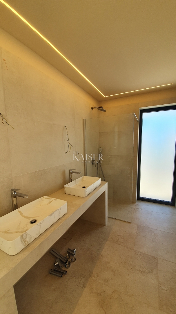 Istra - Poreč, luksuzna vila s savno in bazenom, pogled na morje