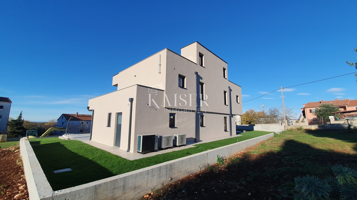 Istra - Poreč, luksuzna vila s savno in bazenom, pogled na morje