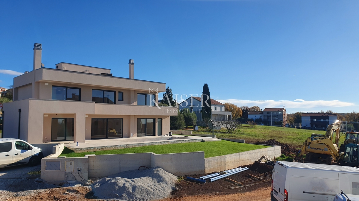 Istra - Poreč, luksuzna vila s savno in bazenom, pogled na morje