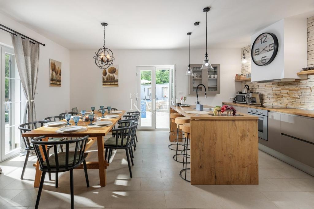 Hiša Drivenik, Vinodolska Općina, 180m2