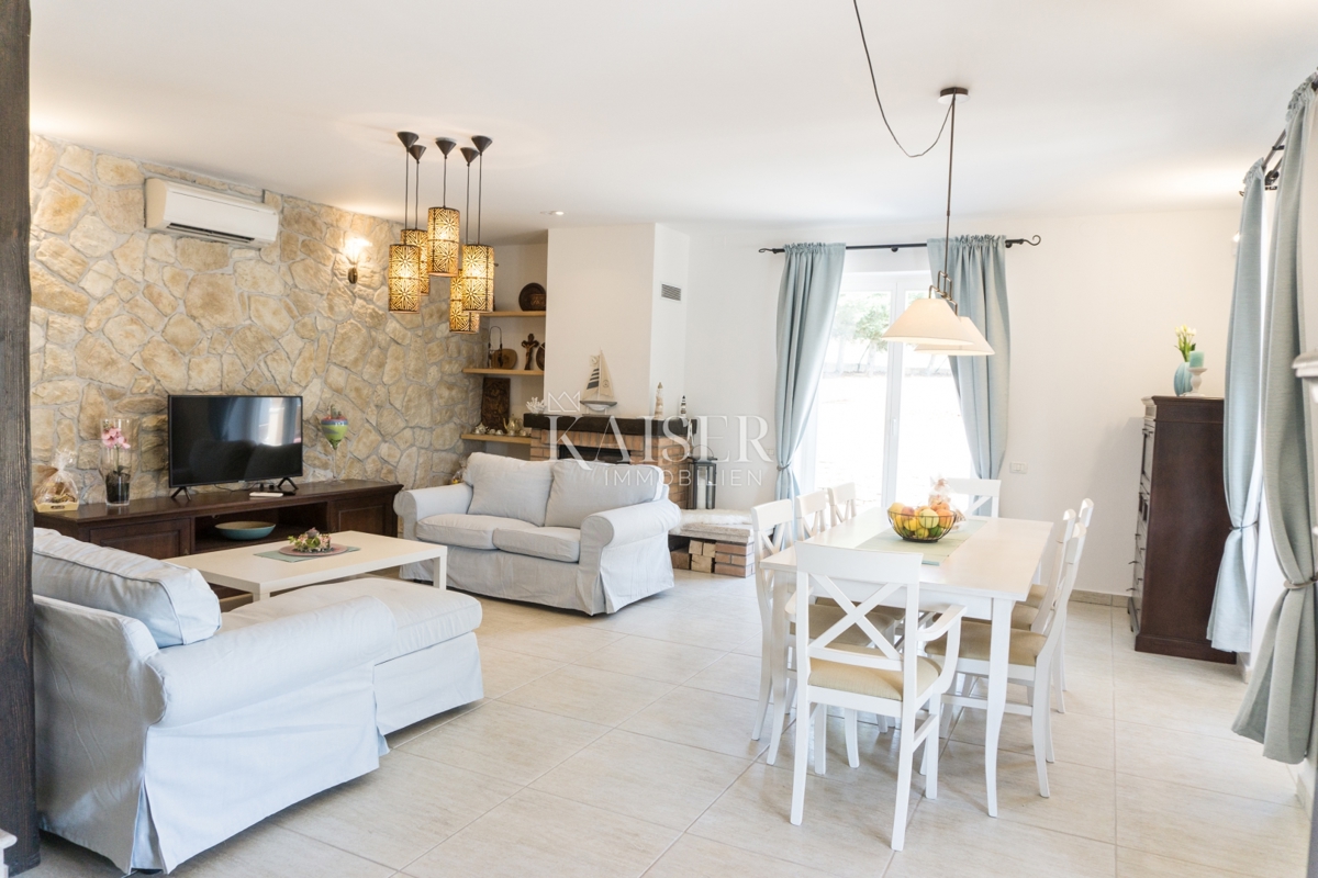 Vila Smoljanci, Svetvinčenat, 180m2