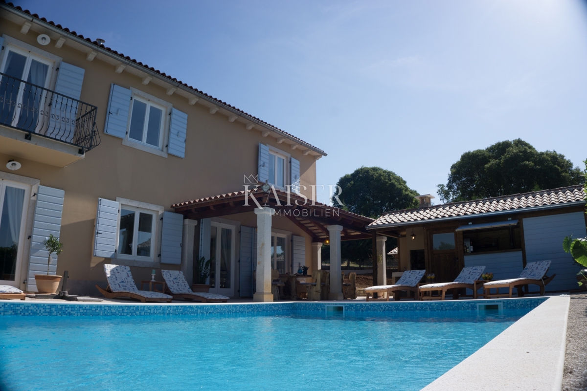 Vila Smoljanci, Svetvinčenat, 180m2