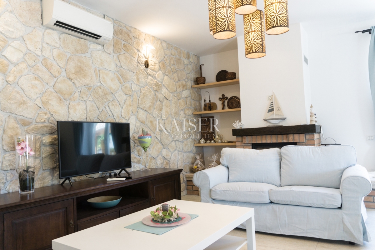 Vila Smoljanci, Svetvinčenat, 180m2