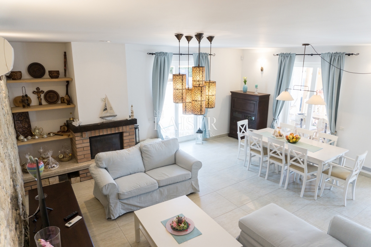 Vila Smoljanci, Svetvinčenat, 180m2