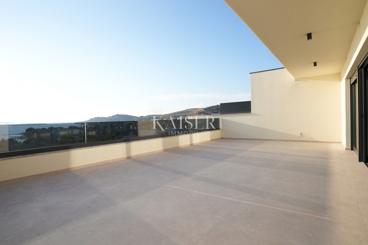 Šibenik, Žaborić Ekskluzivno penthouse s panoramsko strešno teraso