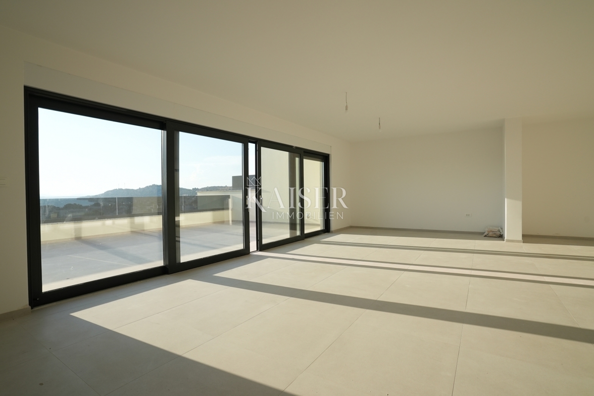 Šibenik, Žaborić Ekskluzivno penthouse s panoramsko strešno teraso