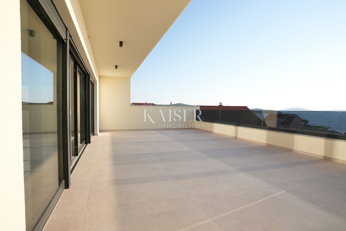 Šibenik, Žaborić Ekskluzivno penthouse s panoramsko strešno teraso