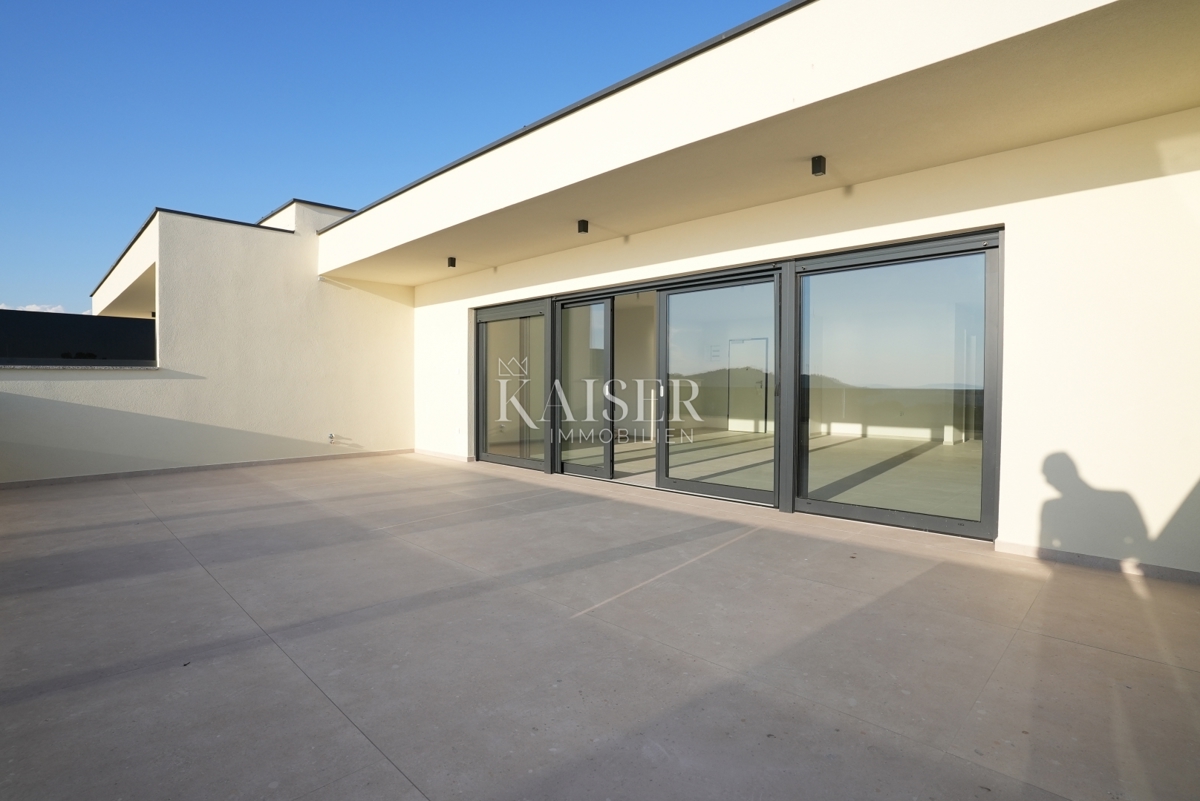 Šibenik, Žaborić Ekskluzivno penthouse s panoramsko strešno teraso
