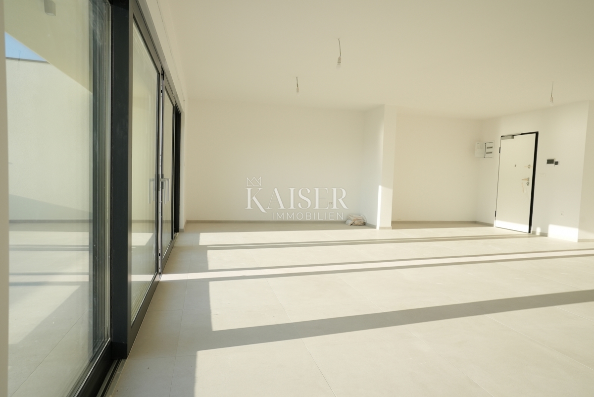 Šibenik, Žaborić Ekskluzivno penthouse s panoramsko strešno teraso