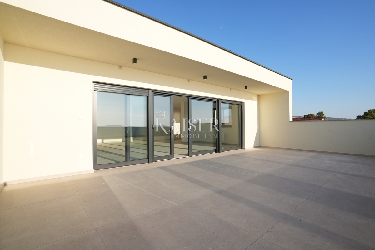 Šibenik, Žaborić Ekskluzivno penthouse s panoramsko strešno teraso