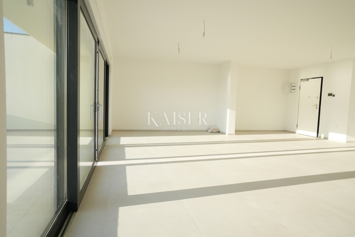 Šibenik, Žaborić Ekskluzivno penthouse s panoramsko strešno teraso