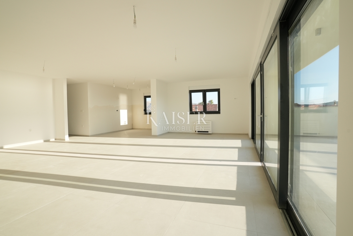Šibenik, Žaborić Ekskluzivno penthouse s panoramsko strešno teraso